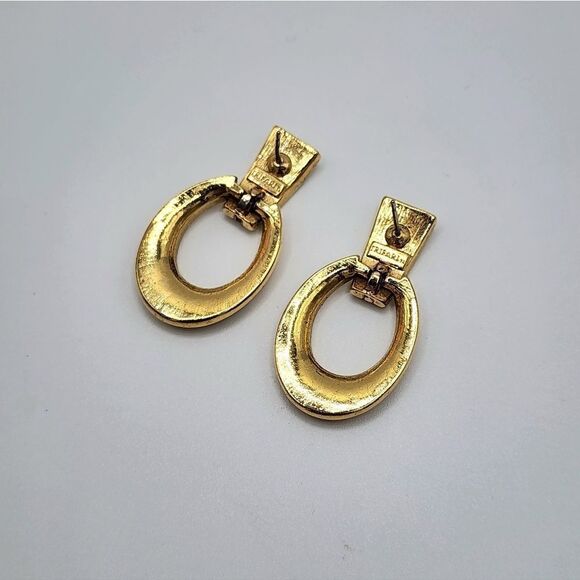 Vintage Gold Trifari dangle hoop earrings - Picture 4 of 6